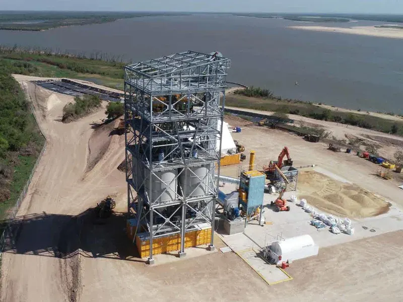 Advierten por la «cadena de destrucción» que implica la extracción de arena en Entre Ríos para llevarla a Vaca Muerta