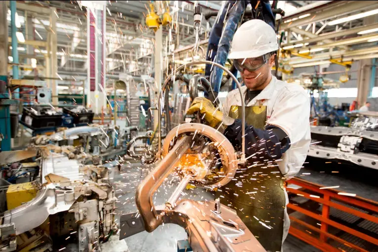 Alerta por la industria: cayó la actividad y la producción automotriz bajó un 18%