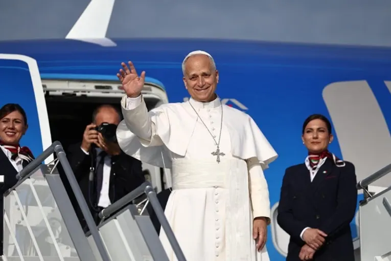 Bienvenido, peregrino de la paz con su mensaje de fe y hospitalidad