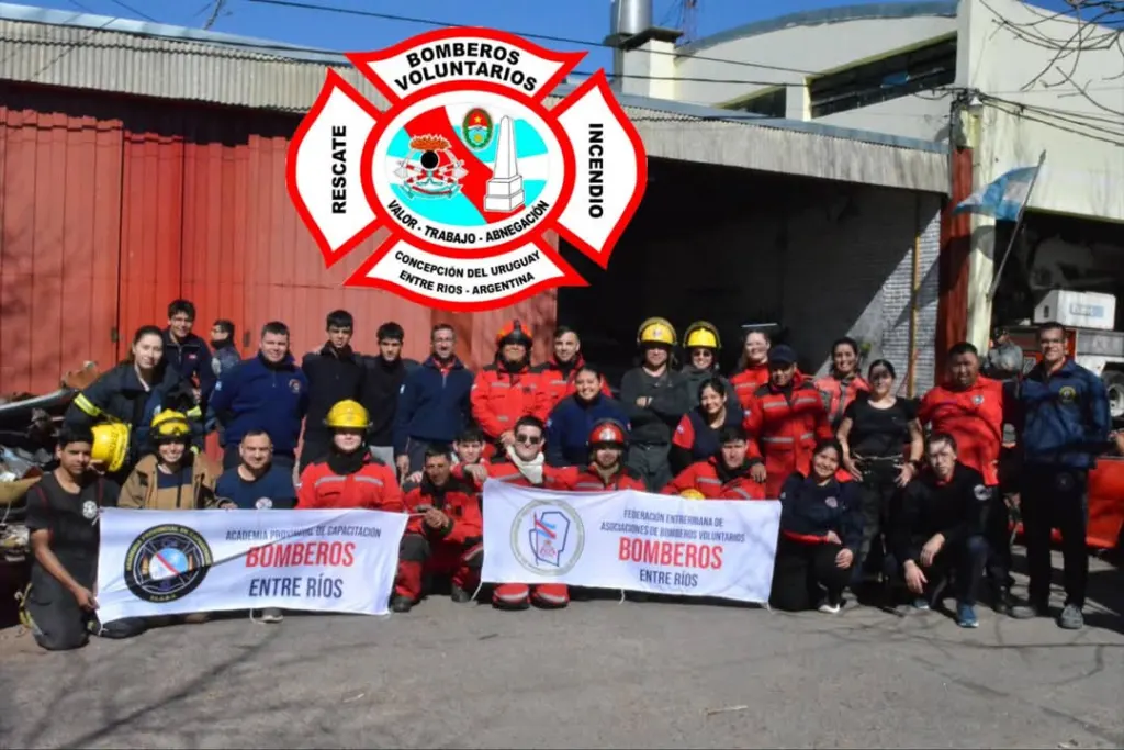 Bomberos se capacitaron en rescate vehicular