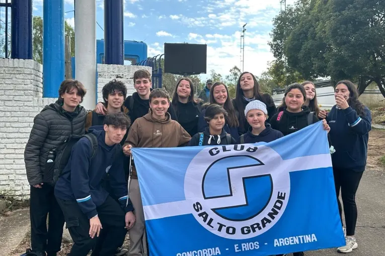 Buena labor de nadadores concordienses en la histórica