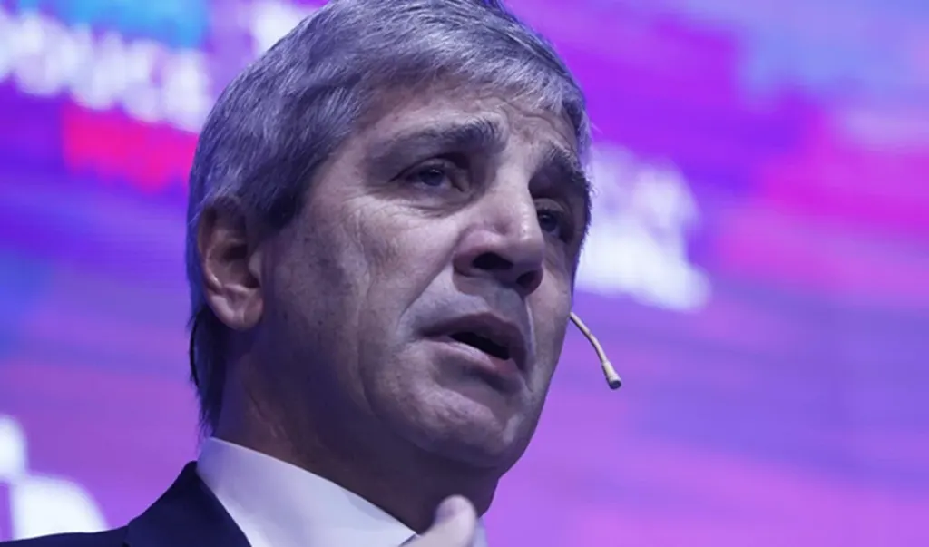 Caputo habilitó que el fondo de indemnizaciones tome deuda nacional sin límite, pero puso tope a las provincias
