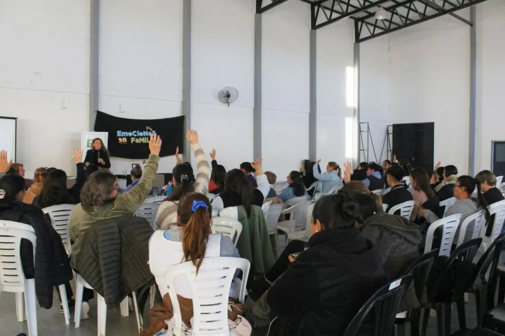 Comenzó en La Paz el ciclo Emociones en Familia