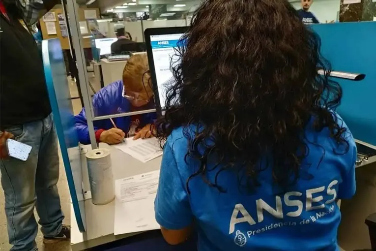 Comienza este lunes el pago de las prestaciones sociales de Anses correspondiente al mes de agosto
