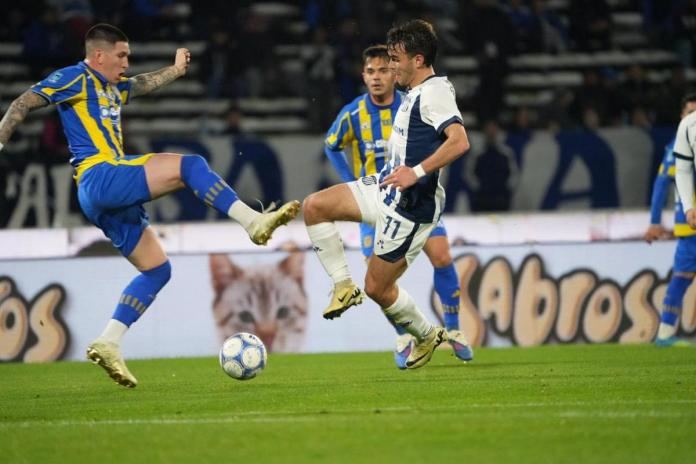 Con dos goles de Di María, Central empató con Talleres en Córdoba