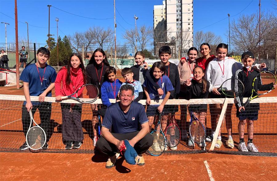 Concepción del Uruguay: El Club Rocamora albergó un encuentro de tenis infantil junto al Club House Cabañas