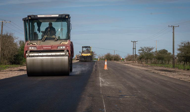 Continúan los trabajos de pavimentación sobre la Ruta 23, entre los departamentos Uruguay y Colón