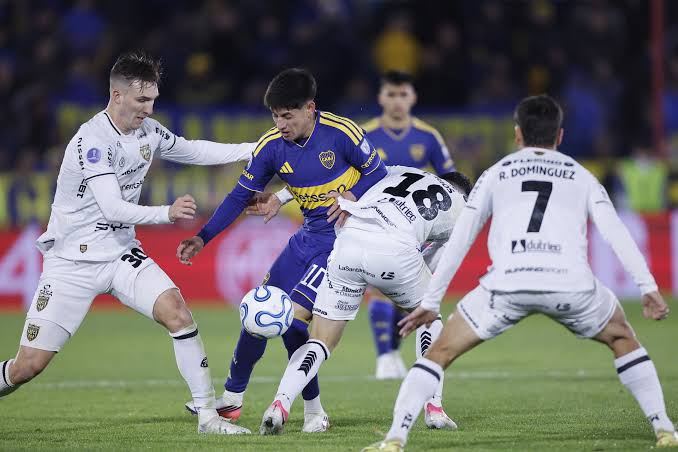 Copa Sudamericana: Boca reaccionó a tiempo, venció a Recoleta y quedó cerca de los Cuartos