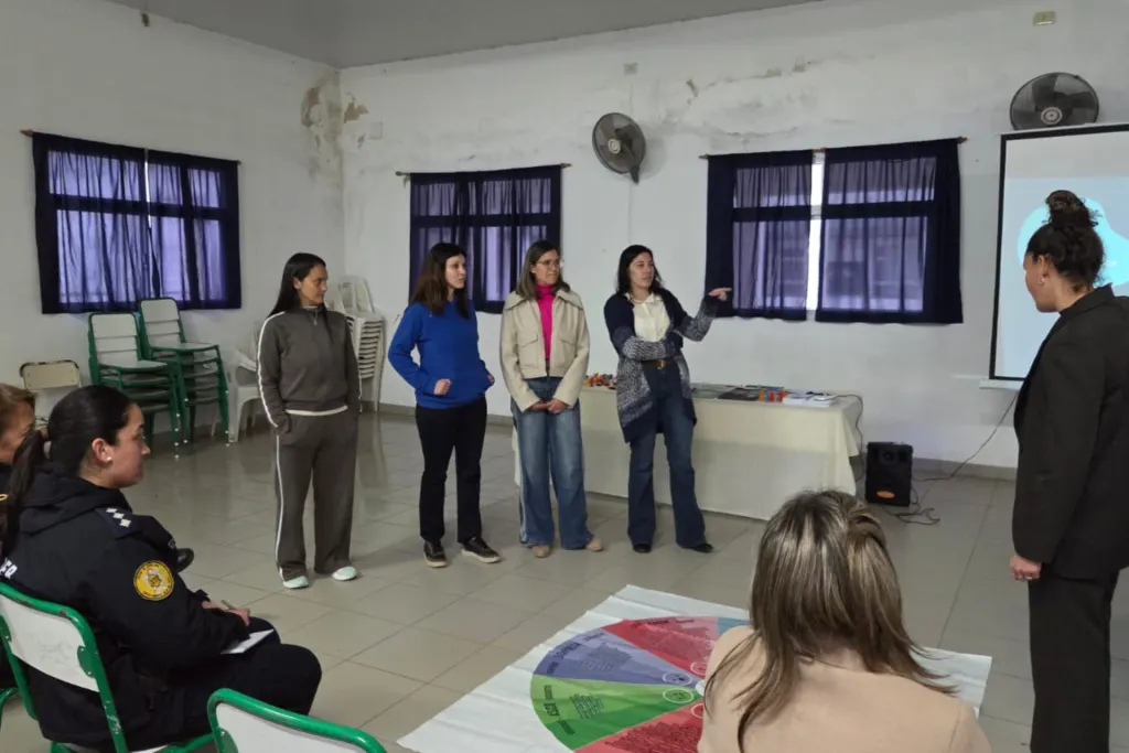 Copnaf llevó a Villa Paranacito herramientas para la crianza emocional