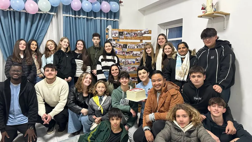 Crespo: Se festejó el primer aniversario del grupo juvenil “VIVAcutis” de la Parroquia San José