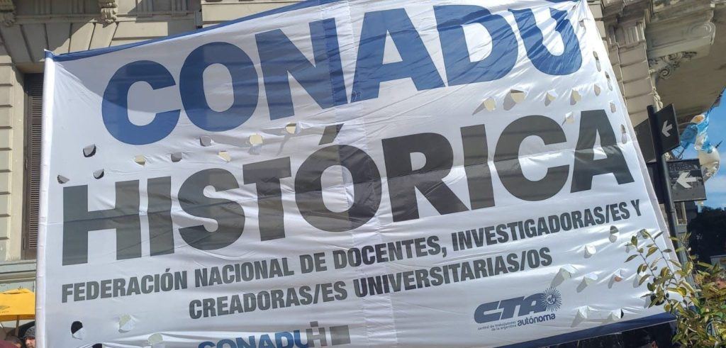 Docentes y nodocentes universitarios entrerrianos se suman al paro nacional