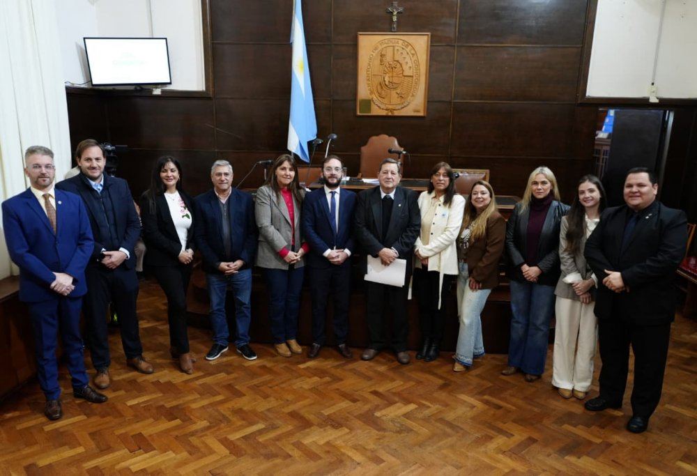El Concejo Deliberante de Concordia rindió homenaje a Satalía Méndez y adhirió a la Urgencia Sanitaria en Salud Mental en una extensa jornada legislativa