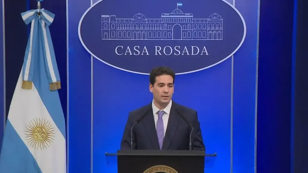 El Gobierno admite que usa fondos que por ley solo deben destinarse a las rutas nacionales para “lograr el equilibrio fiscal”