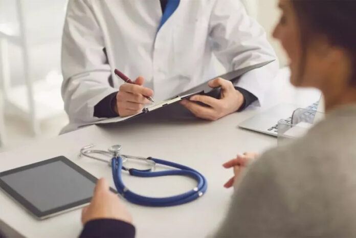 El Gobierno reglamentó el cobro de la atención médica a extranjeros no residentes