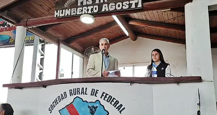 El mal estado de los caminos rurales estuvo en todos los mensajes del acto inaugural de la 82 expo de ganadería, industria y comercio