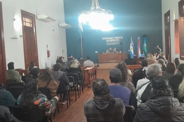 El oficialismo aprobó el traslado del Centro Cultural “Luis Luján” y los artistas lo repudiaron