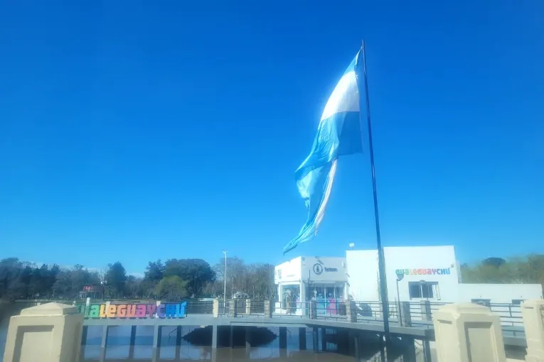 El río Gualeguaychú tuvo una tregua, pero sigue alto