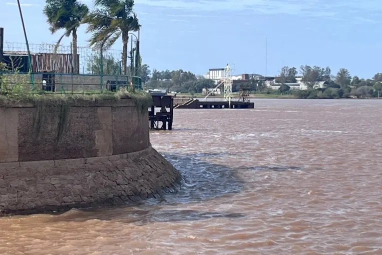 El río Uruguay continuará descendiendo sus niveles sobre las costas de Concordia