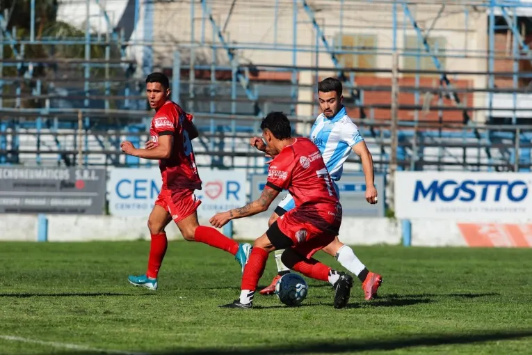 Empató Juventud y ganaron los dos de Urdinarrain que se acercaron a nueve puntos