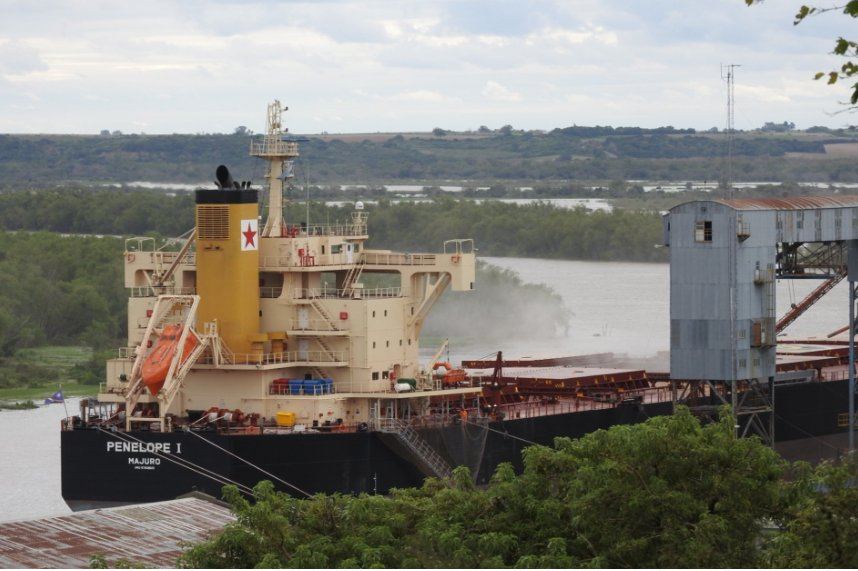 Entre Ríos lidera el transporte fluvial de granos del país: concentra nueve de cada 10 toneladas