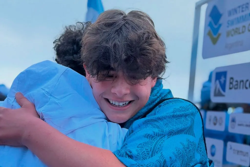 Entrerriano de 14 años marcó uno de los récords mundiales en aguas gélidas frente al Glaciar Perito Moreno