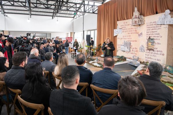 Este lunes se presenta en Paraná Lee el libro de los 200 años de la ciudad