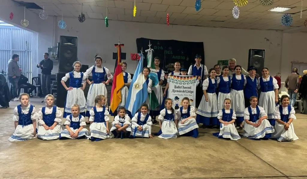Festejos por los 50 años de la Asociación de Descendientes de Alemanes del Volga de L. González