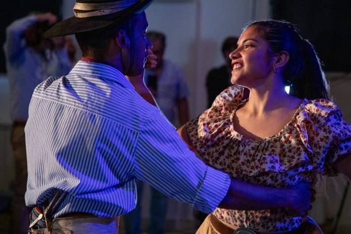 Fogón Entrerriano llega a Rincón del Doll con música, danza y propuestas regionales