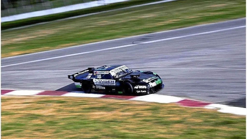 Iñaki Arrías defiende la cima del TC Pista Mouras en La Plata