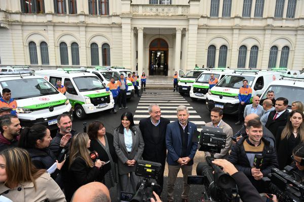 Incorporan ambulancias, motos y equipamiento al sistema sanitario entrerriano