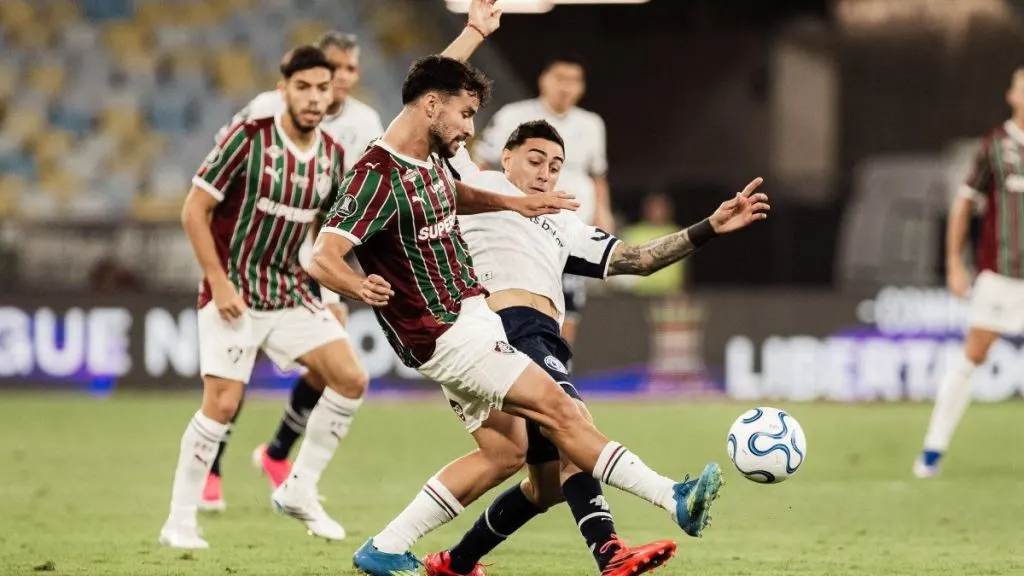 Independiente Rivadavia coqueteó con el triunfo pero igualó con Fluminense
