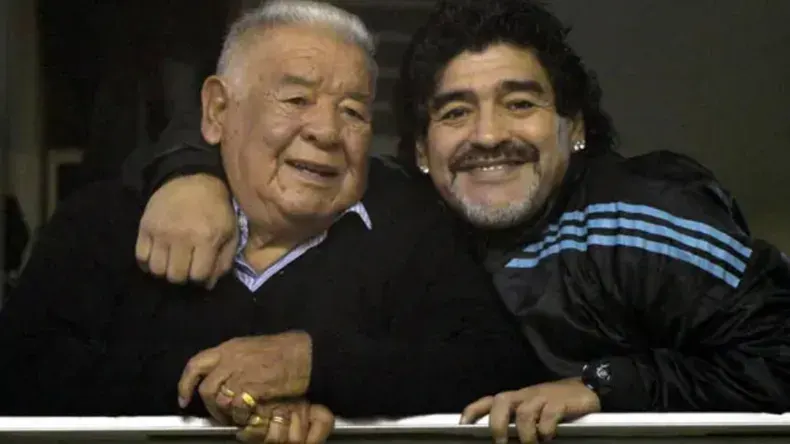 Juicio por la muerte de Diego Maradona: la clínica reconoció que entregó por error la historia clínica de su papá