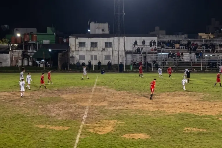 Juventud Unida lo dio vuelta en el final y volvió a la victoria