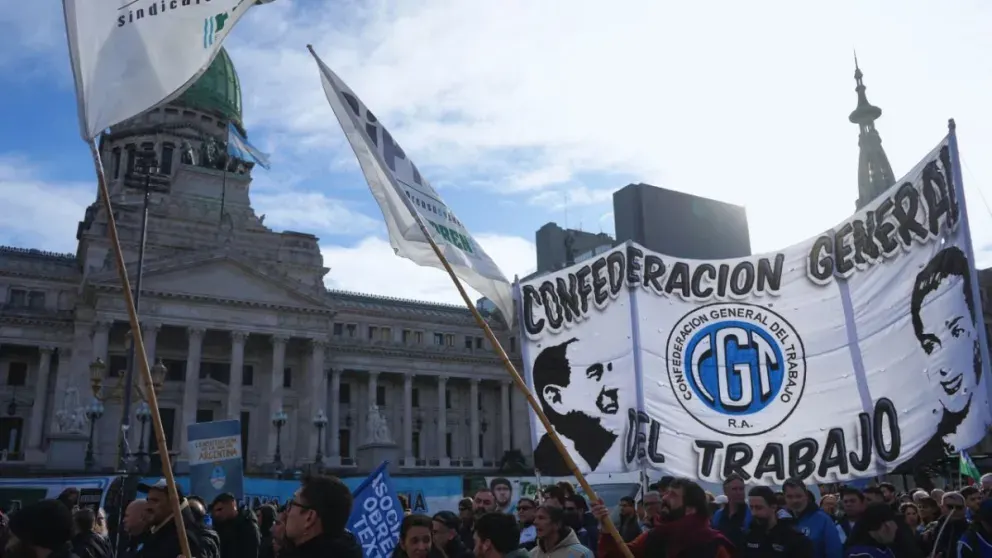 La CGT prepara movilización para el 20 de agosto por el endeudamiento de trabajadores