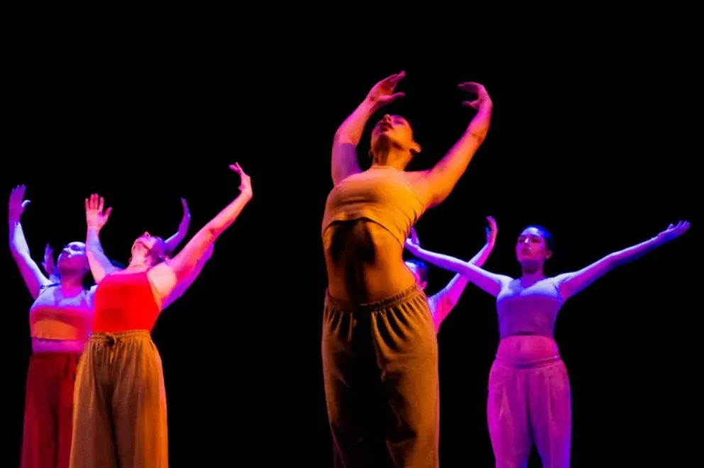 La Escuela de Danza presentó su Muestra de Invierno en el Teatro 3 de Febrero de Paraná