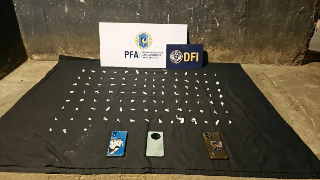 La Policía Federal secuestró cocaína lista para la venta y detuvo a cinco personas