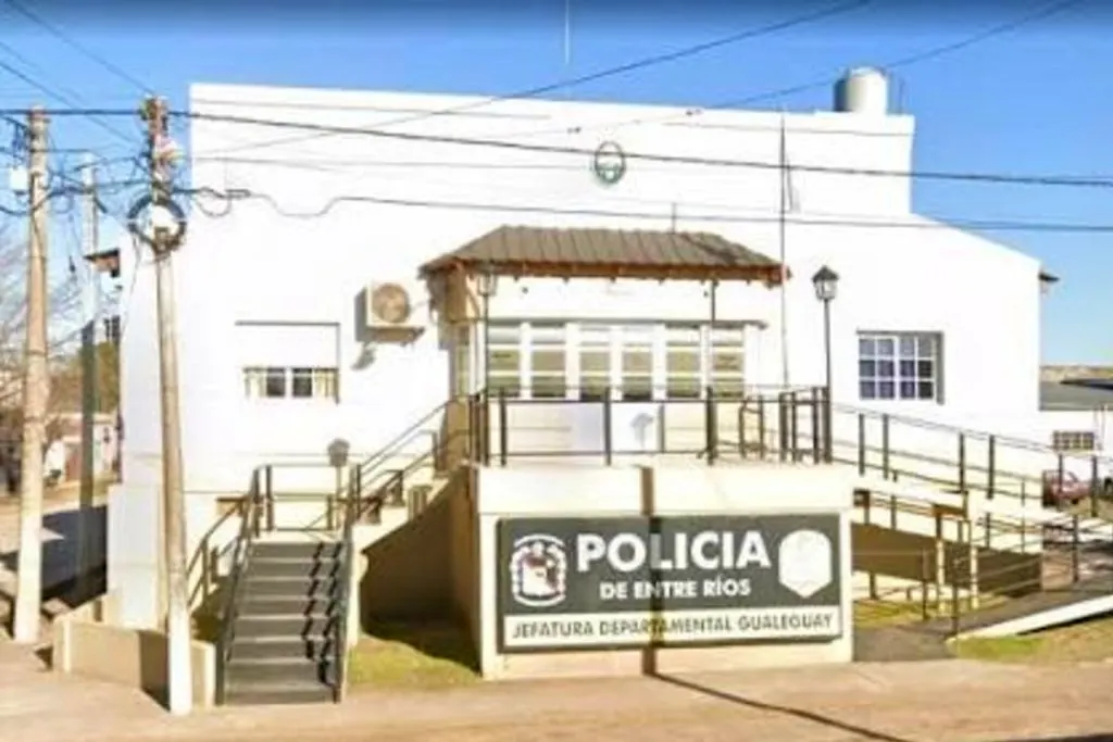 La policía que denunció una cámara en el baño de una comisaría en Gualeguay habló de “presión y coacción”
