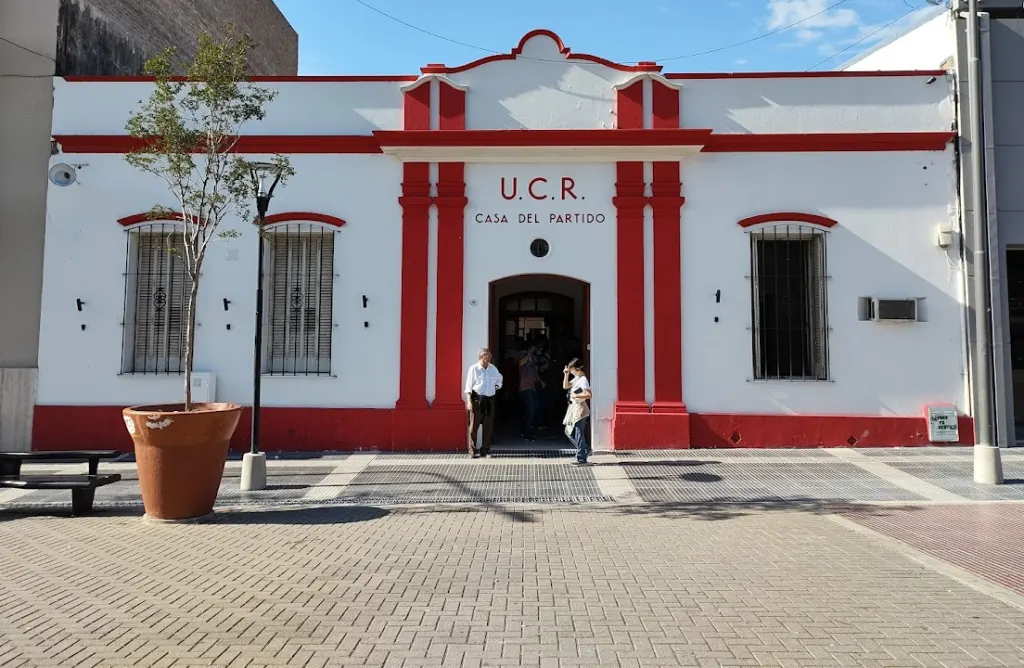 La UCR abre las puertas al debate interno