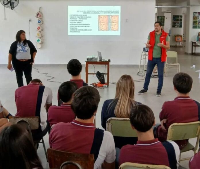 Lanzan un programa para acercar el emprendedurismo a estudiantes secundarios