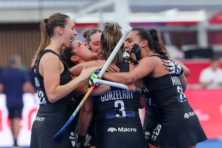 Las Leonas aplastaron a España desde el arranque y se clasificaron a las semifinales