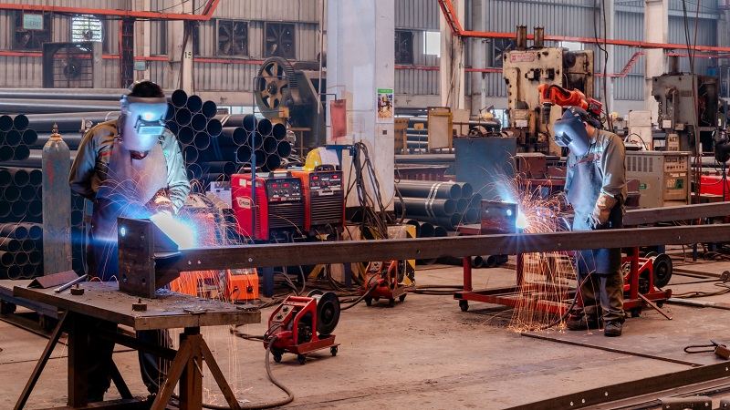 Los empresarios miden el empleo público y privado