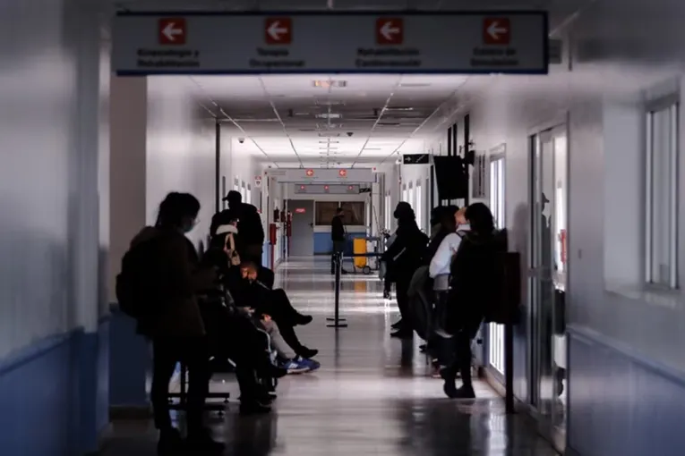 Los extranjeros no residentes deberán pagar por la atención en hospitales nacionales