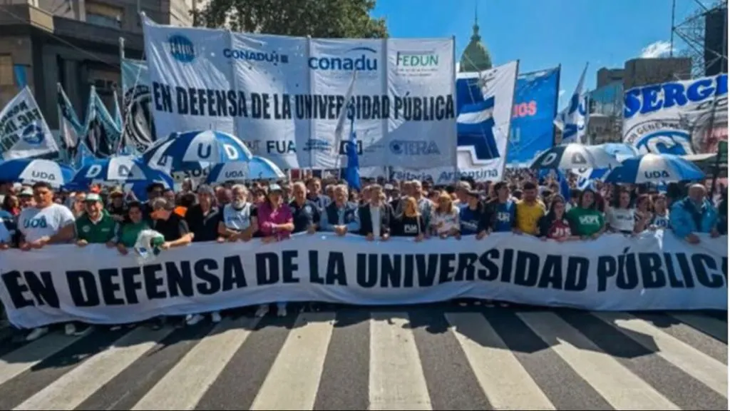 Los no docentes universitarios paran y el conflicto llega a Entre Ríos