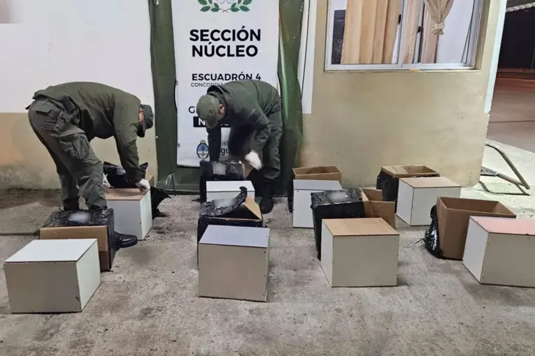 Más de 200 kilos de marihuana eran enviados en encomiendas por la Autovía 14