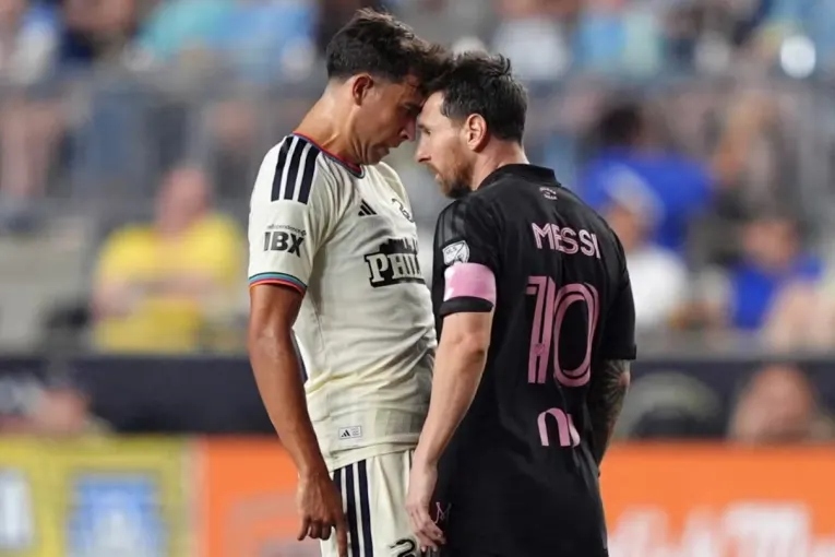 Messi recibió una sanción de la MLS por su cruce con un jugador de Philadelphia