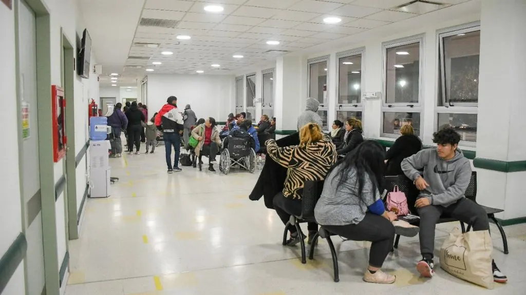 Milei reglamentó el cobro de la atención médica a extranjeros no residentes