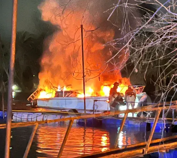 Murió el hombre que sufrió quemaduras en el incendio de una lancha en el río