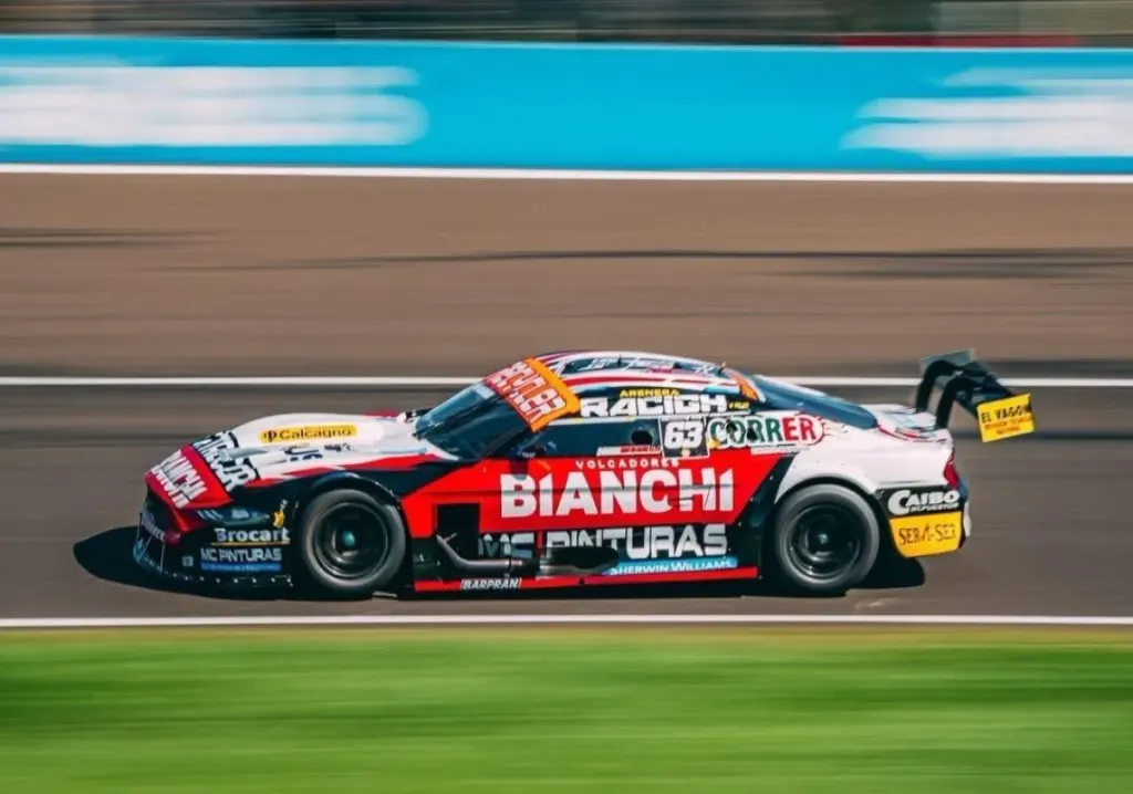 Nicolás Bonelli brilló con un segundo puesto en Paraná y cerró un fin de semana de podio en el Turismo Carretera