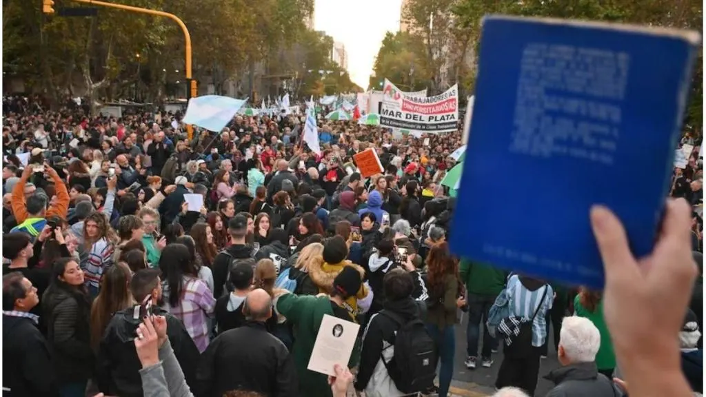 Nuevo paro universitario: exigen aumento salarial y más fondos