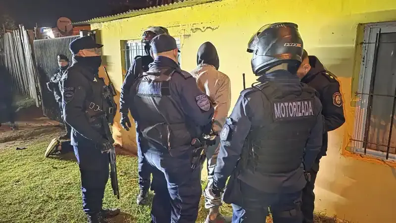 Operativo de saturación: secuestraron una moto robada, cocaína y detuvieron a un joven en barrio Fátima II